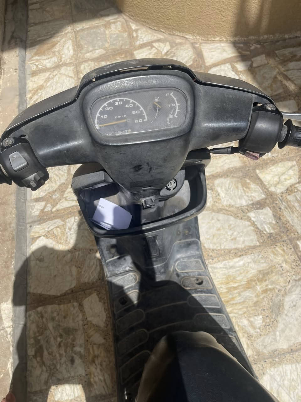 السلام عليكم للبيع بطه حاويه نضيفه حيل كله بلادي شغاله كهربائيات سلف هندر كلشي شغال ما بيها اي نواقص عوزها  بيها شلعه حلوة دراجه قوية غسل لان متروكه مكاني كربلاء حي التحدي مقابيل مستشفى الحجه 
***********
