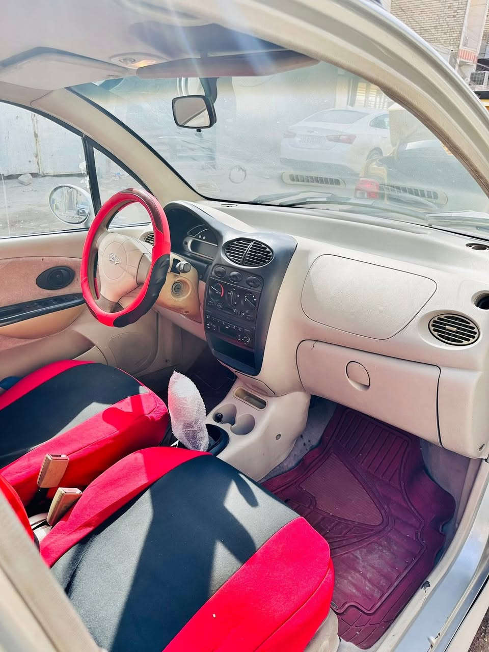 السلام عليكم
شيري QQ موديل2012 

محرك 4 سلندر المرغوب نظيف جدأ

كير اتوماتيك+عادي نظيف جداً 5 نمر 

السياره جاهزه ونظيفه محرك وكير خير من الله مكفولات داخلها نظيف شوف العين وجميع الكهربائيات شغاله عارضها ب 28 ورقه وبيها مجال بسيط

مكاني بغداد الامين الثانيه

للاتصال والاستفسار ***********
