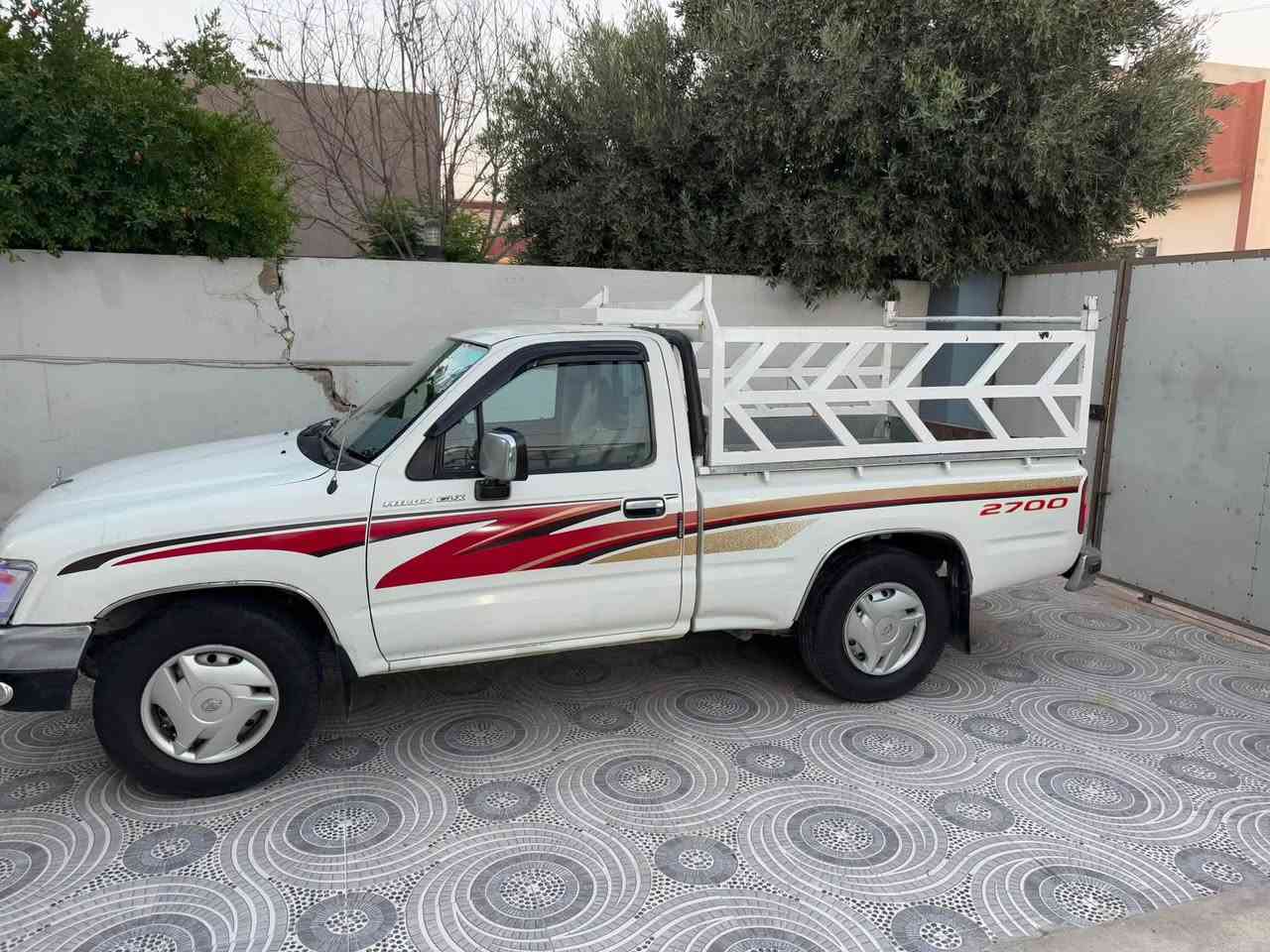 سلام عليكم تك فلاحي موديل 1998
حار بارد 
محرك كير اكسن شاصي كلو بشرط
السيارة بسمي رقم نينوى 
سيارة فول نضافةً
سعر ٩٥ وبيها مجال شي قليل  

رقم *********** واتساب

