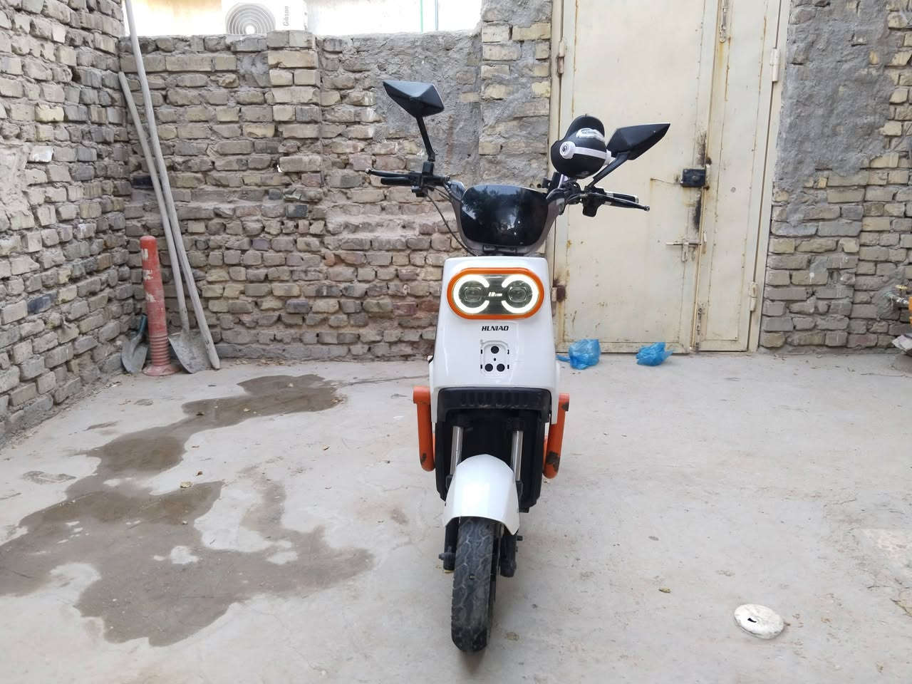 سلام عليكم
بايسكل شحن من شركة HLNIAD
5 بطاريات دبل كبار اربعة جدد وحدة وسط
الملف 1500 السرعة 95 الحقيقي 45 وربع سرع
اشاير يمنئ ويسرئ ولايت قوي 
ابريك امامي وخلفي
دبلات امامي وخلفي ايضاً
السعر=300الف وبي مجال للطيبين
العنوان=كربلاء الچاير مقابيل جامع امام علي الهادي 
تجي تفحص وشوف البايسكل
تواصل ***********
