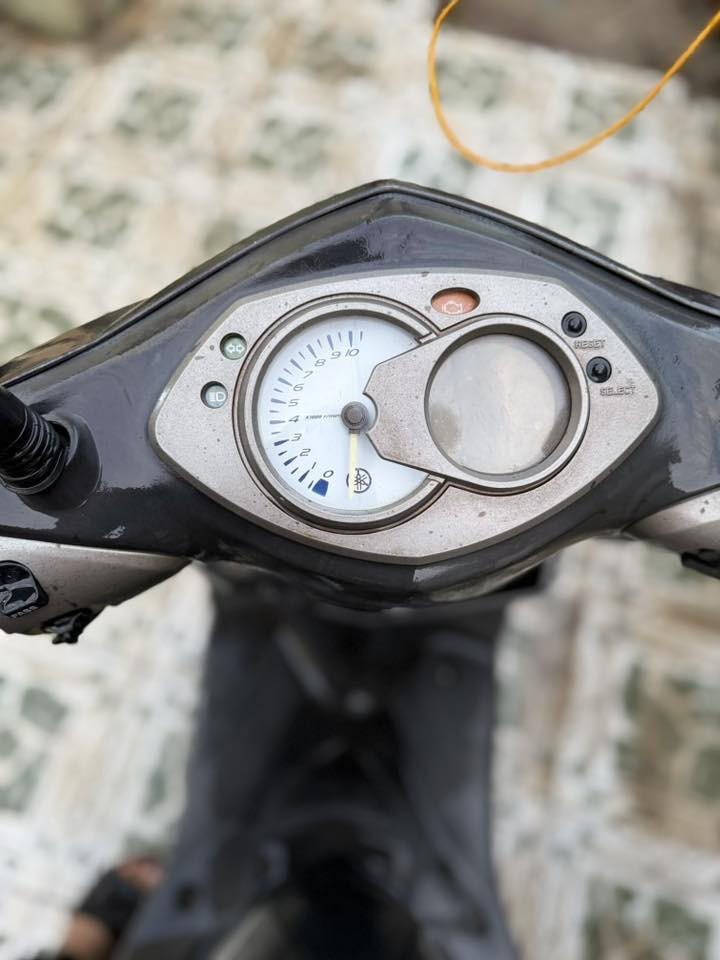 السلام عليكم، دراجة سكنس ياباني نوزل خط واحد ١٢٥ سيسي دشبول احمر، مكفولة مكينة وكفر صارلها شهر من طلعت من الوكيل وعندي مكاتبة بيها من معرض عباس الشبلاوي مال النجف ماشية بغماس ٤٠٠ كيلو فقط شرط دهن امزويل وبانزين محسن من طلعتها لليوم وياها زوج تايرات احتياطي واللي مشدود حاليا تايواني اصلي بعده جديد كلش وموضوح بالصورة، الدراجة بيها السيرفز مشتغل بس مابيها مشاكل صافية،
للبيع او مراوس بفراشة ما مفتوحة مع فرق، علق ب تم وانطيك كل التفاصيل خاص.
او اتصل: ***********
