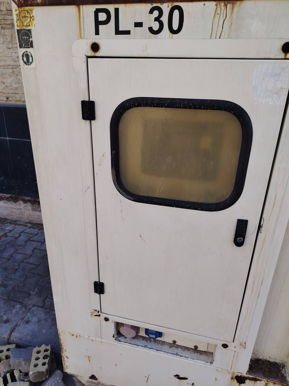 السلام عليكم مولده 30 كيبي للبيع مولده شغاله تجي وشوفه بعينك مكانه النجف حي الأطباء تواصل *********** ادمن ❤️
