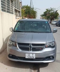 دوج كرفان أكراند جديدة بمعنى الكلمة جداً نظيفة لون مميز وأحلى من الصور...