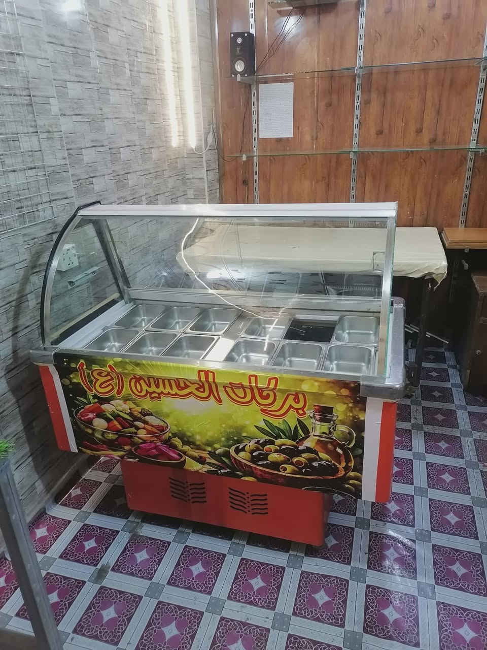 غراض للبيع نضيف اخو الجديد
عارضه مقبلات أو طرشي. ٣٥٠
عارضه براد. ٢٧٥
فاترينه قياس مترين. ٥٠
عارضه اغراض. ٢٥
ميوزه حديد عدد ٤ مع ثيل اصطناعي  .  ٢٠٠
ميزان الكتروني وزن ٤٠ كيلو اصلي استعمال قليل. ٣٥
الشراي يتصل مكاني بغداد الحسينيه ***********
