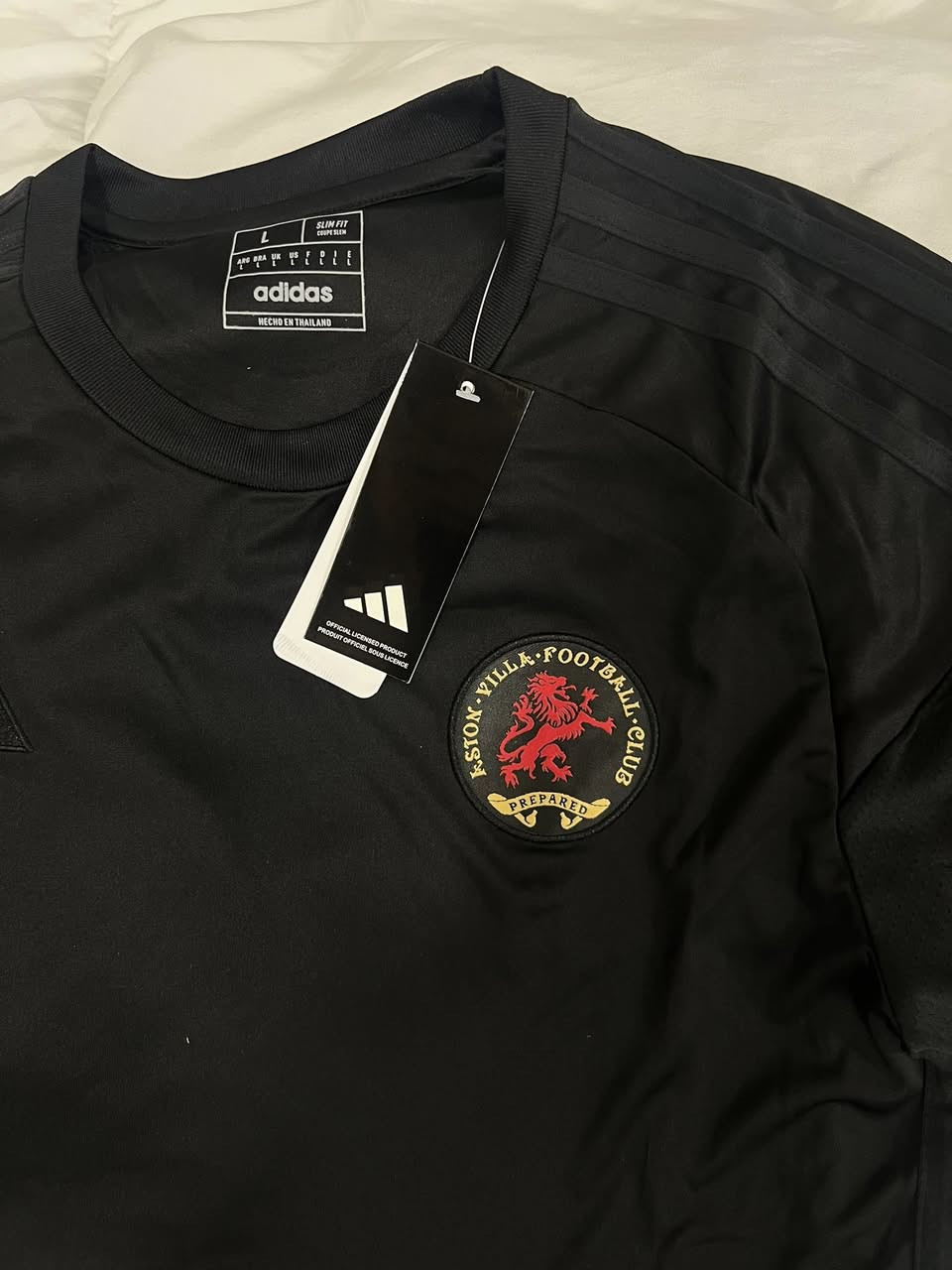 وينهم عشاق البريميرليغ واستون فيلا جبتلكم قطعة مامتواجدة بالعراق كله 😂اديداس تايلندي اصلي  قياس لارج خامة مثل ماواضحة بالصورة  للحجز مراسلتنا خاص


**إذا كنت صاحب هذا الإعلان وتريد حذفه لأي سبب، رجاءا أرسل رسالة إلى الدعم الفني**