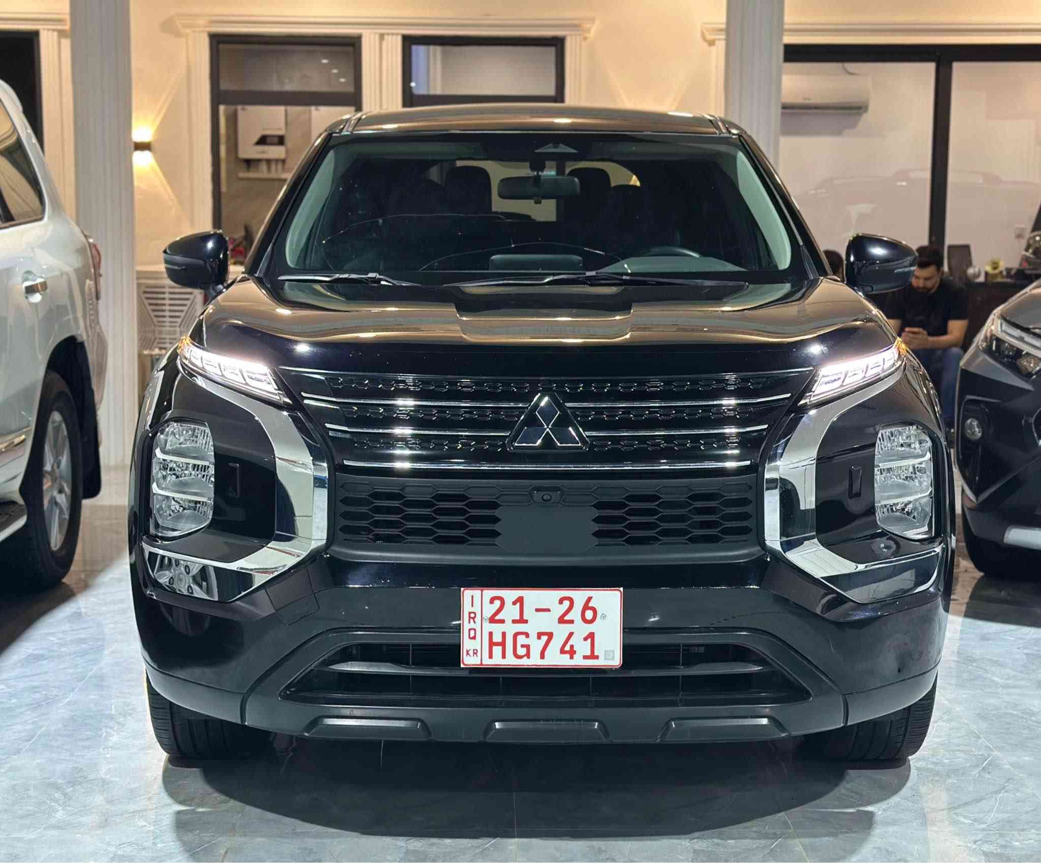 متسيوبيشي اوتلاندر 7 راكب AWD
موديل : 2024
السعر : 200  بي مجال 
العداد :  24  الف 
الضرر :  ضررها كم موضح في الصور رقم شاصي  داخل المنشور 
مواصفات : 
_محرك 25 تتفس طبيعي
_ تشغيل بصمة 
_ 7 راكب + مقاعد تدفئة
_ هاند بربك بصمة
_ اوتو هولد
_ كير ماوس
_5  أنظمة قيادة 
_ تبريد قطعتين 
_ فور ويل
_ مثبت سرعة شفتات ستيرن تنمير عادي
_ لايت وبك لايت ليد
_ رادار امامي
 _مرايات كهربائي
 _ فول تحكم ستيرن
_ نقطة عمياء
 _شاشة كبيره
 _ويل كروم حجم 19 
رقم كاتي: كلفة الرقم ١٥ ورقة بسم المشتري 
العنوان: كركوك / شارع المعارض 
شركة سلام جلال فرع كركوك 
للاستفسار : *********** كركوك, العراق
