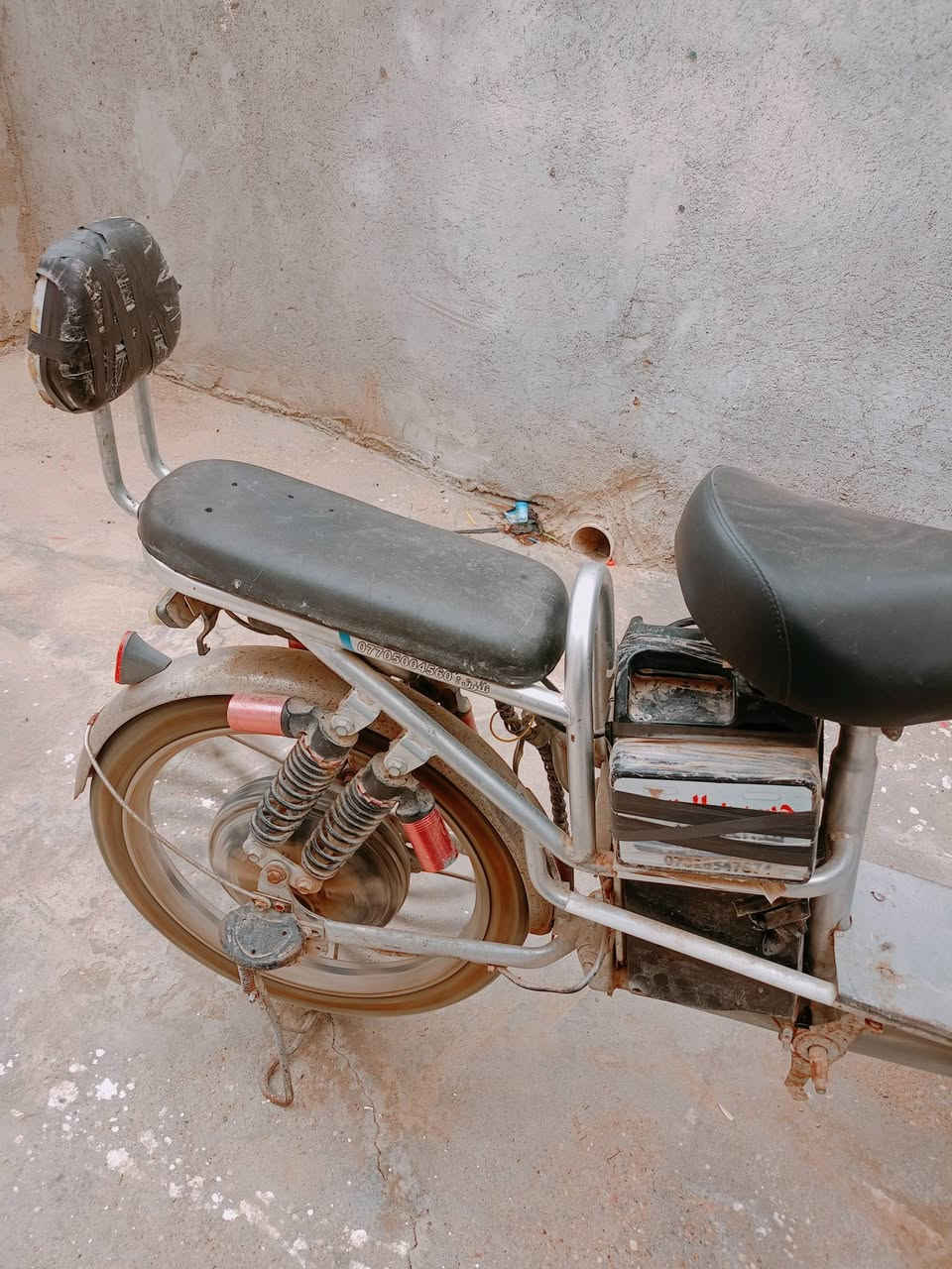 السلام عليكم دراجة شحن 4بطاريات شركت ولي 4سرع السعر150وبيها مجال شغاله المكان ناصريه شطره الرقم الهاتف ***********
