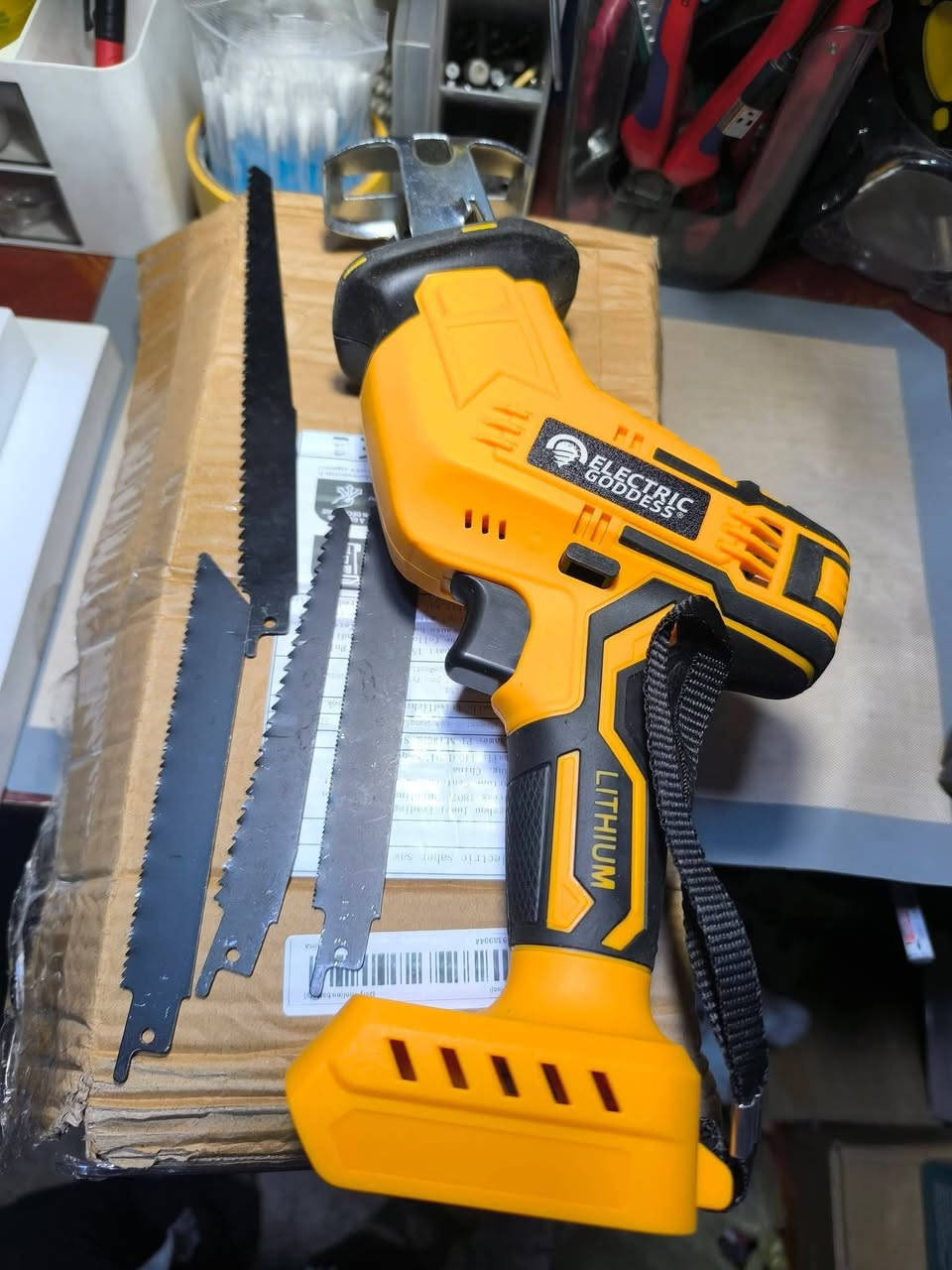 تواصل خاص او واتساب ***********
