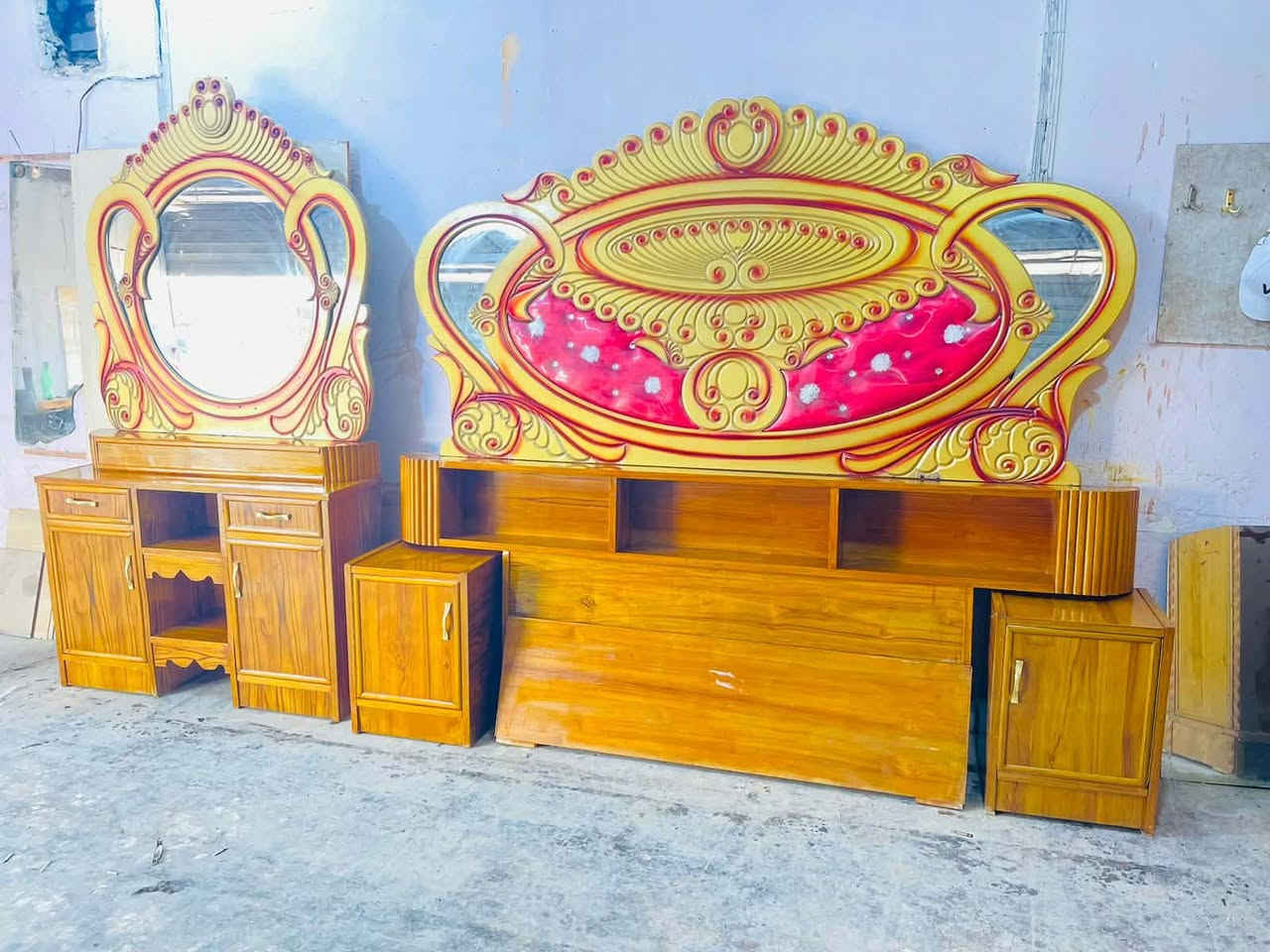 جهزت عندي غرفه ام الخمسه ملحق صاج مستخدمه نضيفه نضافه 95/100سعر 650 مكاني بغداد مدينه الصدر الاستفسار عن هذا الرقم وتساب *********** كو توصيل 🚚✅
