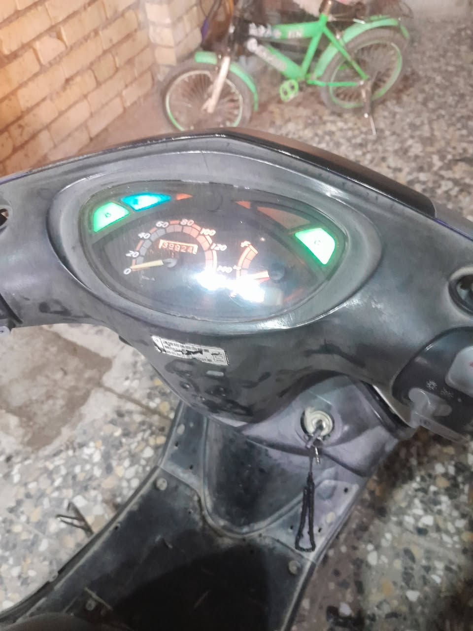 دراج للبيع سكنس ١٤٠  سعر ٣٥٠  شعب شارع الصحه ***********
