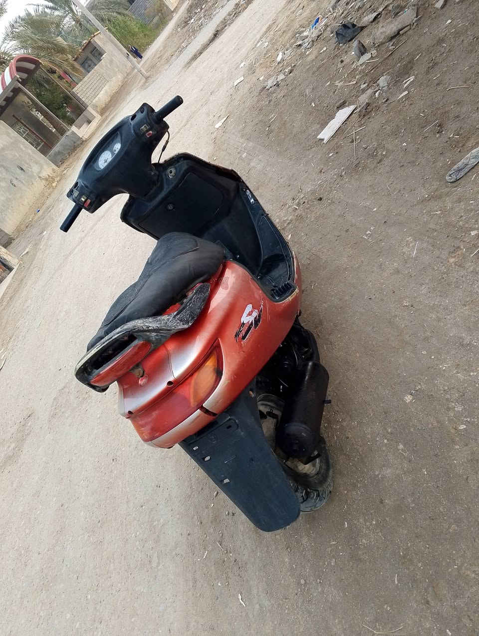 سلام عليكم دراجة فراشة للبيع الدراجة نضيفه كلش مفتوحه فقط مره وحده مكينته ناعمه  لابيه تبخير ولا أي شي تخبل كلشي شغال بيه نكرت سلف وهندر مكاني البصره قضاء المدينة السعر 325 وبيه مجال الاتصال عله الرقم التالي ***********
