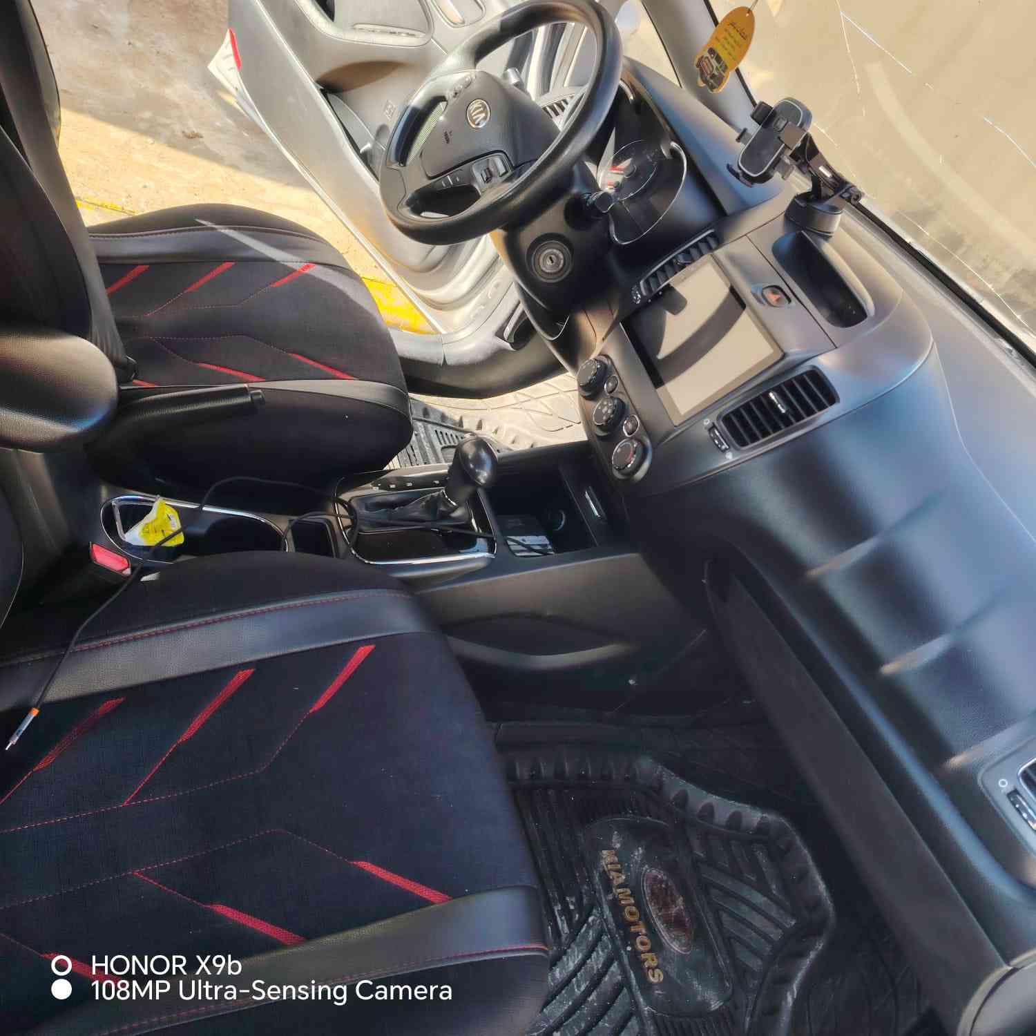 كيه سراتو السياره نضيفه  2018  بيه بارد بل باب الوره شويه محرك و كير شرط  شرط التحويل و المكاتبه السعر 127 وبيه مجال  ***********
