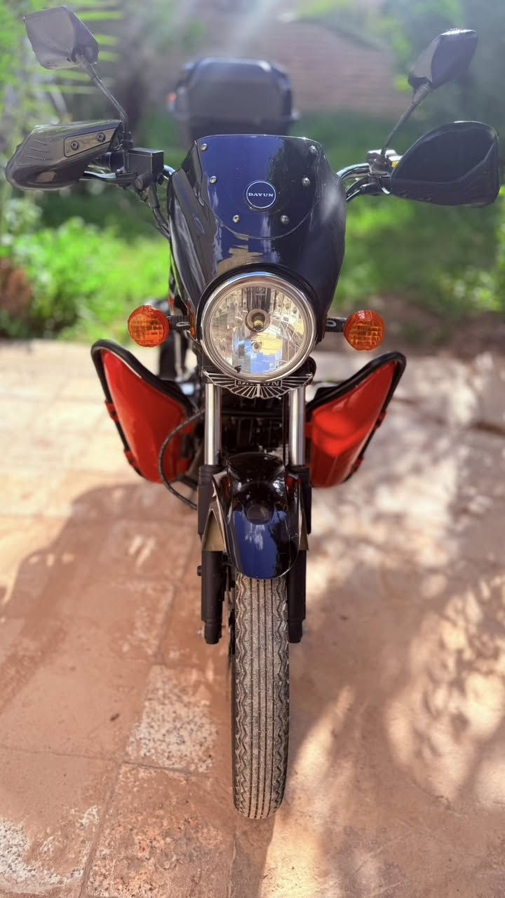 السلام عليكم
دراجة دايون للبيع 🔥  

مرقمة زيرو  
لايت زنون عالي ويا نواصي  
إشارات رباعية  
بنزين ومامخلي بيها شي مو محسن  

الدراجة نظيفة كلش، شرط تجي تفحصها برغي برغي  
وأي شي يخالف كلامي تاخذ الدراجة بلاش 👌  

مكفولة كفالة عامة من تاير لتاير  
مكينة، كير، كلشي تمام 💯  

📍 الموقع: ذي قار – الشطرة  

للتواصل: ***********  
اتصال + واتساب متوفر  

السعر: 2 مليون و300  
وبي مجال بسيط جداً  

ملاحظة:  
اللي مو شراي لا يتصل، كل التفاصيل موجودة
