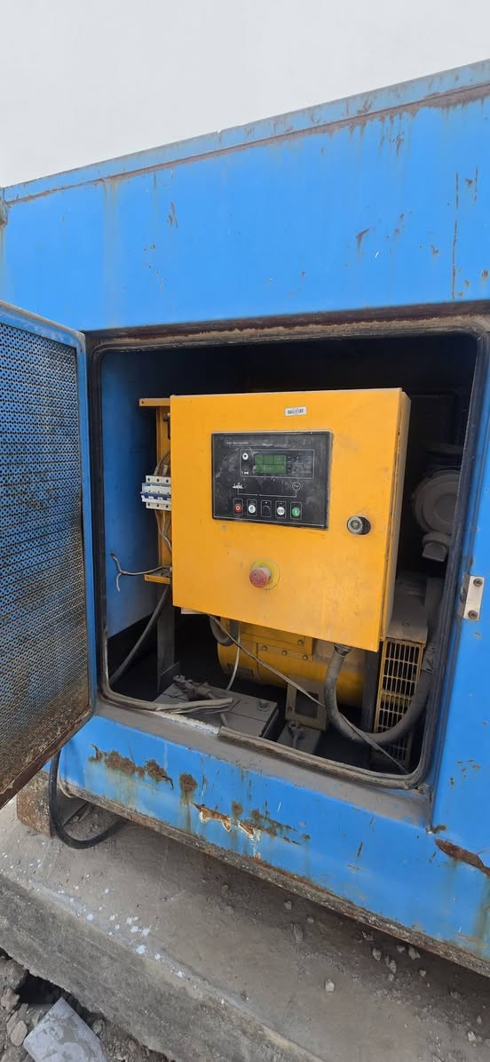 مولدة 30 kv انكليزي
كاتم 100% نظيفه جداً
مشغلها ايام معدوده
محرك نظيف جدا
السعر 45 وبيها مجال بسيط
مكانها حله
***********
