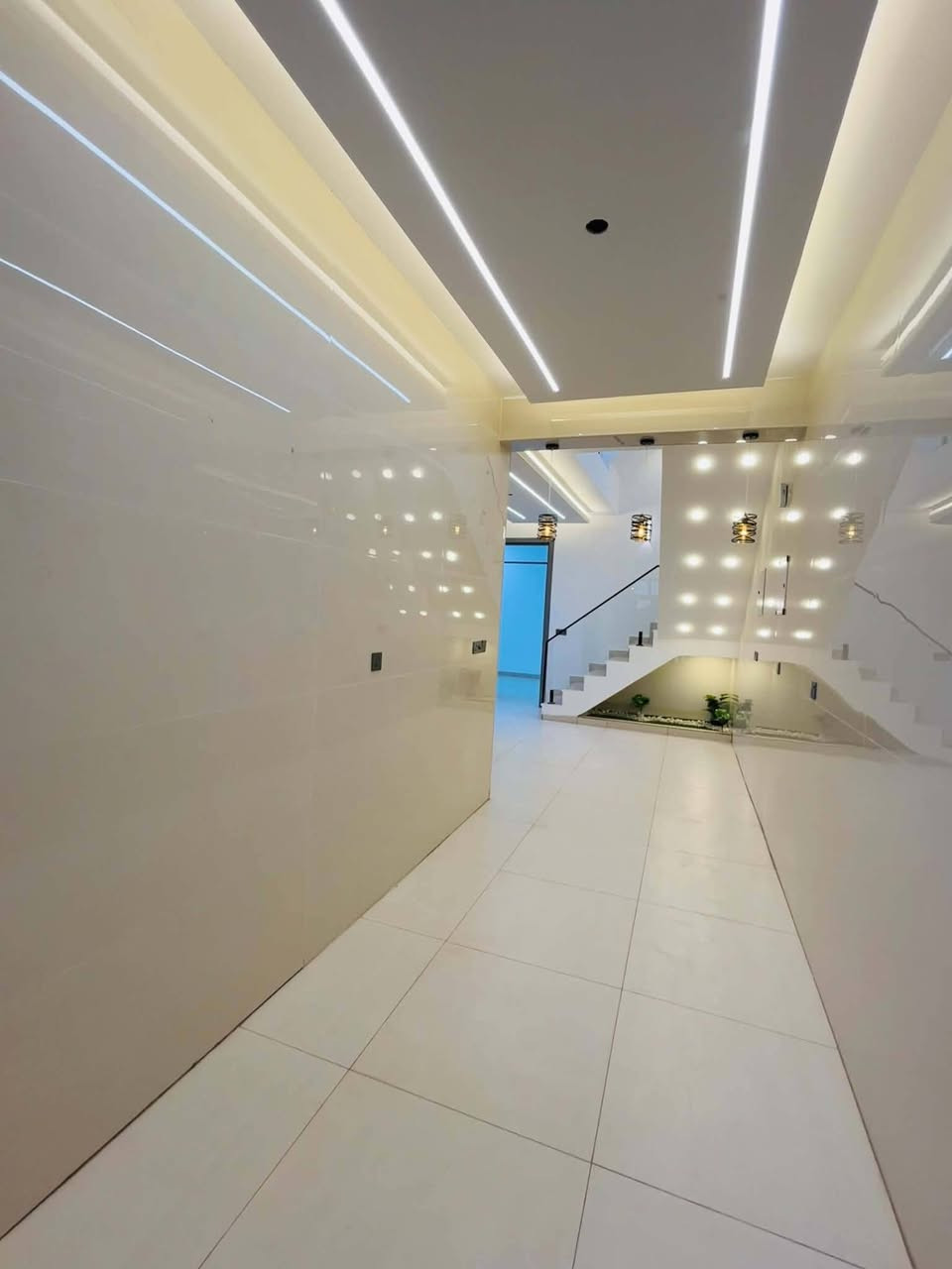 بسم الله ماشاءالله
🏠#دار_للبيع   100متر واجهيه 6،25متر نزال 16متر
  طابقين   بناء حديث وتصميم متكامل ✨️

يحتوي البيت. ع[3غرف نوم -استقبال -صحيات عدد 2- صالة- ومطبخ] البيت شغل درجة اولى 

مع الخدمات[ماي-كهرباء-تبليط]✨️

🔴ملاحضه البيت جاهز للسكن 🔑

⬅️نوع العقار  طابو زراعي سند 25 اقرار محكمه 

⬅️العنوان #بغداد_الدوره_البوعيثه   
       مجمع السلطان الثالث 

🔴للاستفسار  خاص او الاتصال ع  الرقم 

☎️***********
