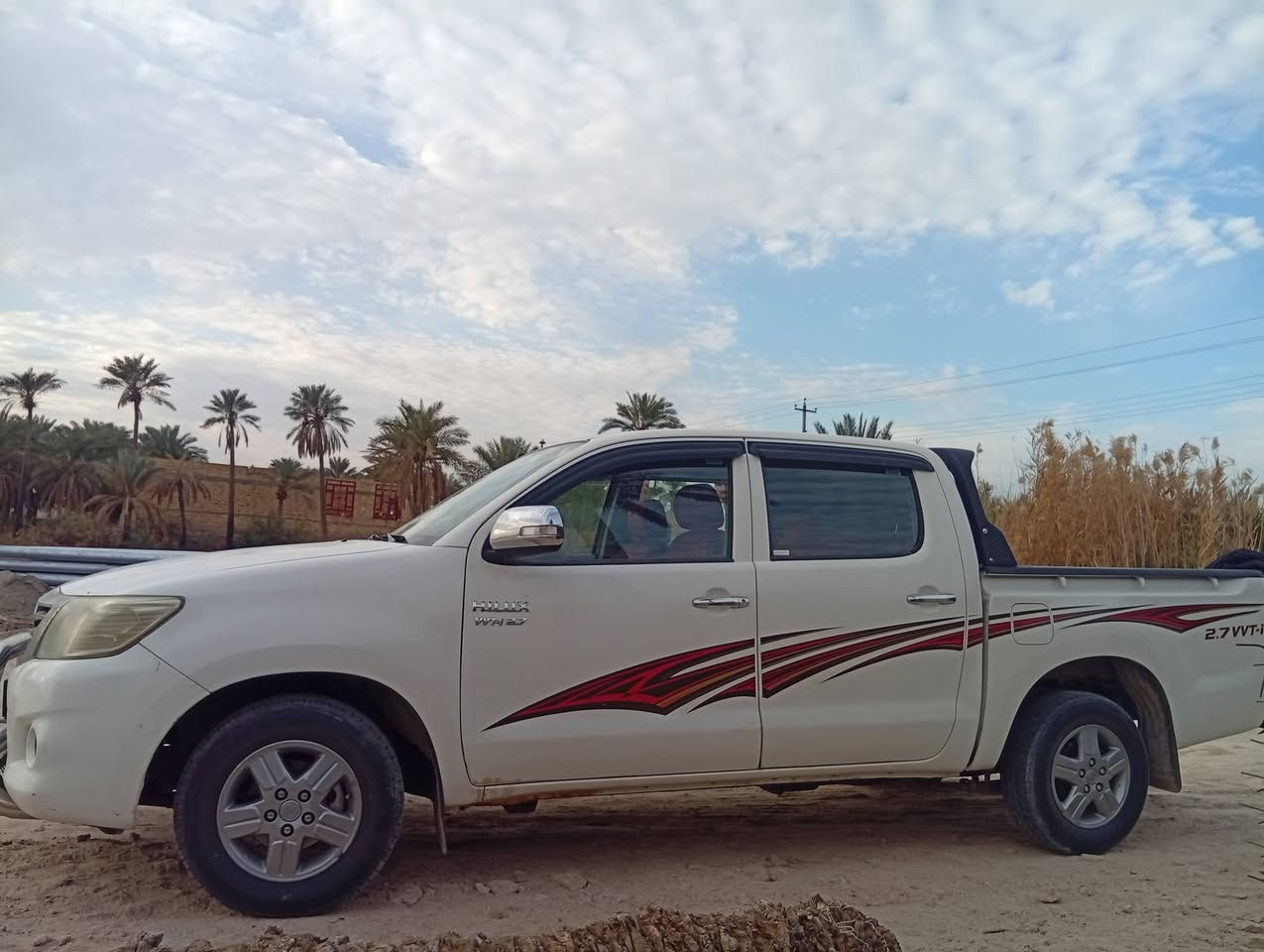 السلام عليكم سياره للبيع موديل١٤ السياره بسمنه استخدام شخصي باقي التفاصيل ‏ول رقم مالته بصره مكاني ناريه سوك الشيوخ‪0780 962 4048‬‏‏
