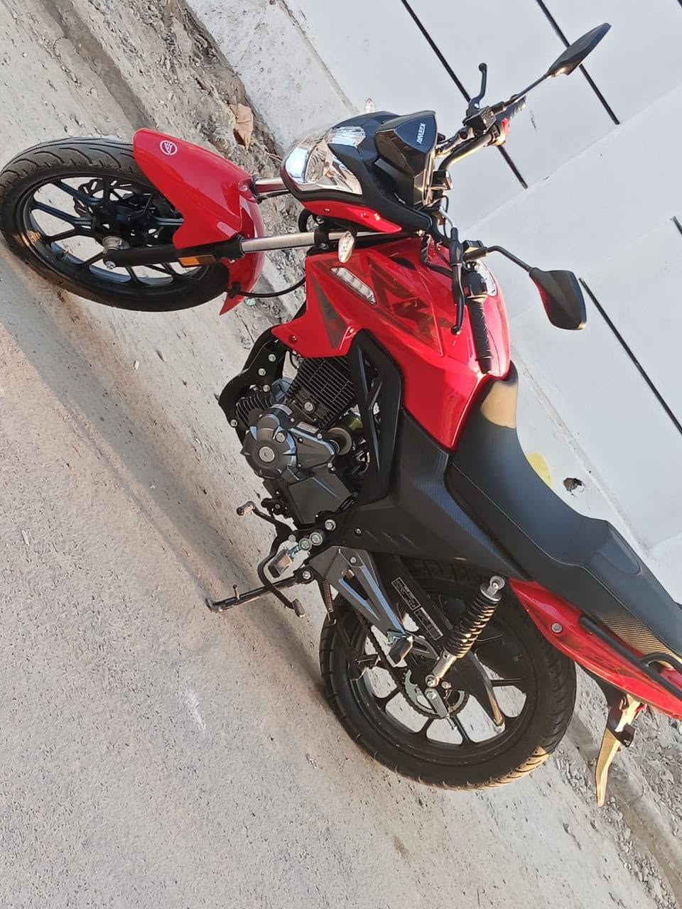 RK 200cc للبيع 
رقم وسنويه تحول مباشر  
محركها 200 
موديل 2025
المكان بلد 
التواصل واتساب 
***********
