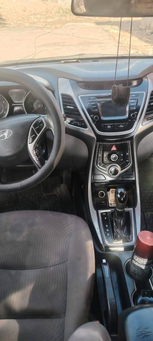 السلام عليكم النترا ٢٠١٥ رقم دولي محرك وكير تبريد تدفئه مكفولات السياره بيهه ربع البنيد صبغ والباقي مكفول  بسمي  السعر ١١٠ وبيهه مجال الاتصال ***********   ***********
