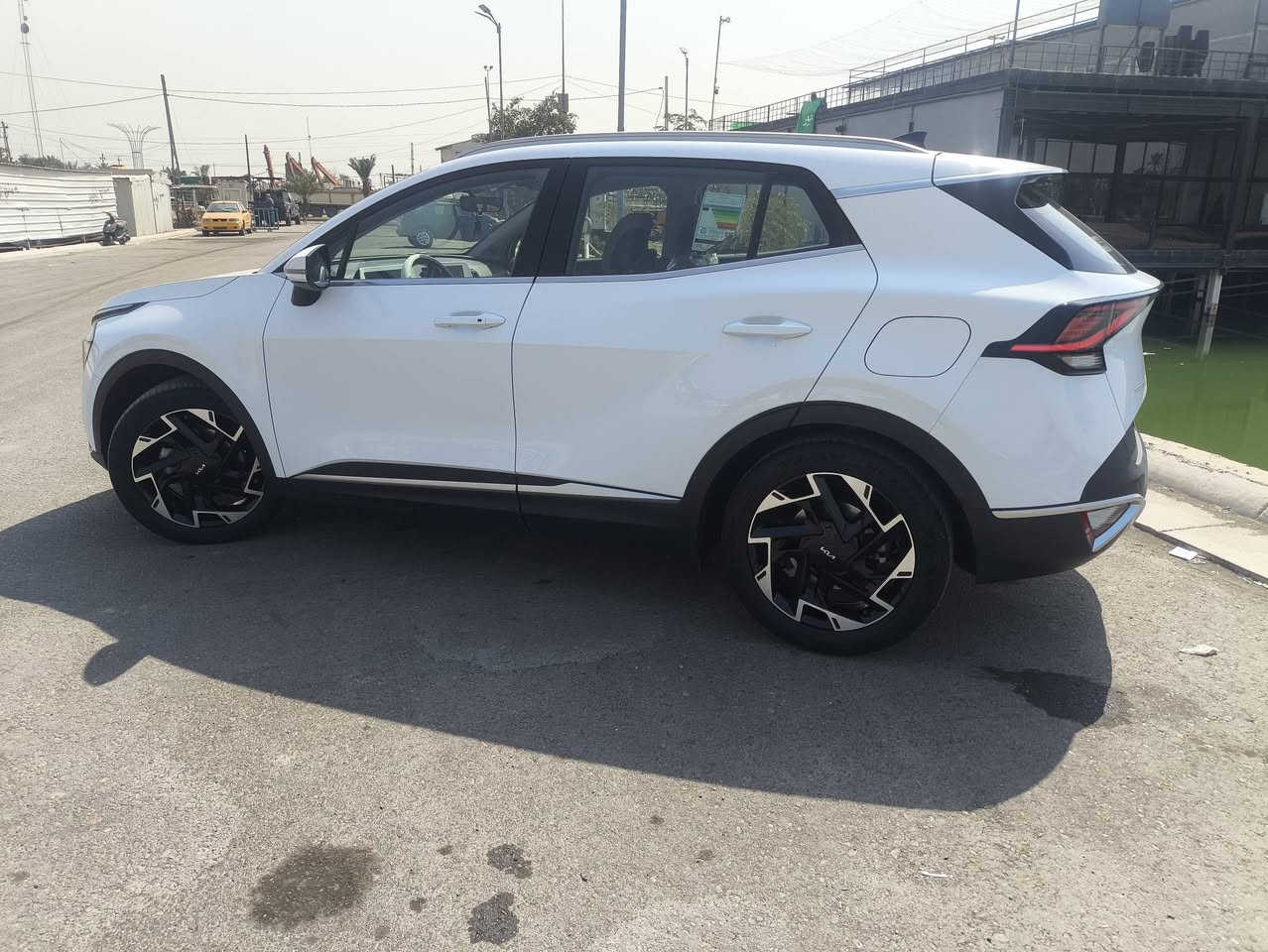 سلام عليكم سبورتج للبيع،
مديل 2023 بيها بارد ومكانين بيدي ار وممبينات 

ماشيه 58

مواصفات

اشاير مري لد امامي خلفي 

مري شفط ترحيب عند قتراب  

بصمه تشغيل وبصمت ابواب

شاشه كبيره كامرا 

نضام نزول منحدرات 

نضام اوتو هولد 

حساس امامي خلفي 

تبريد قطعتين

تحكمات ستيرن ويل كب كروم 18

شفتات ستيرن

عنوانها بغداد حي اور شارع ابو عبير 
سعر 215$ وبيها مجال 
***********
