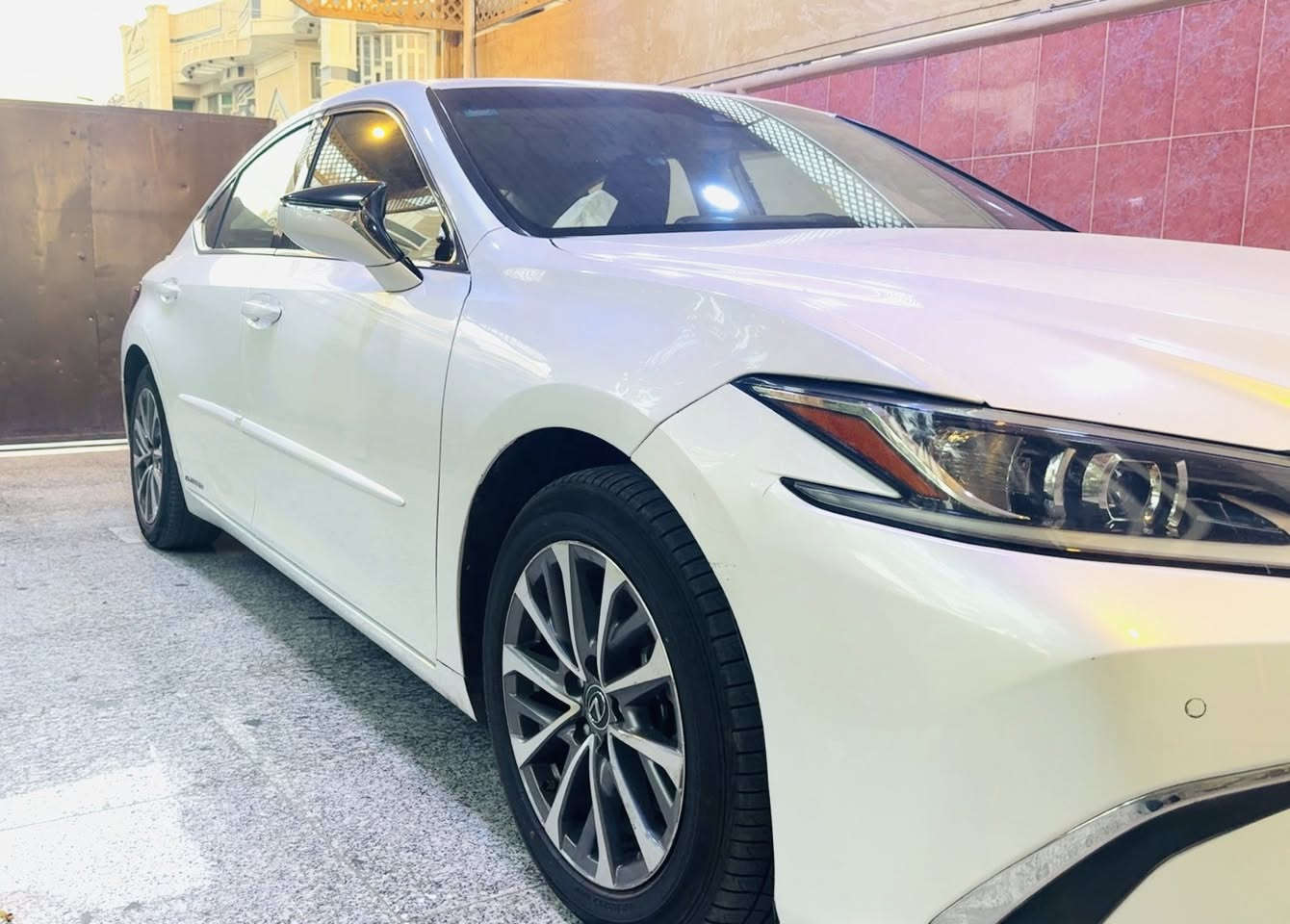 السلام عليكم 
لكزس Es300h هايبرد
موديل 2022
ماشيه 56000 mi
السعر 255 
حادث بنيد مبدل نفس اللون ونص جاملغ صبغ 
وجاملغ خلفي بارد
بدون ايرباك 
مقاعد جلد 
فتحة سقف 
دخول بصمه جميع الأبواب 
رادار امامي خلفي
نقطة عمياء 
مقاعد كهرباء 
58ACA1C11NU024378
للاستفسار اكثر 
***********
