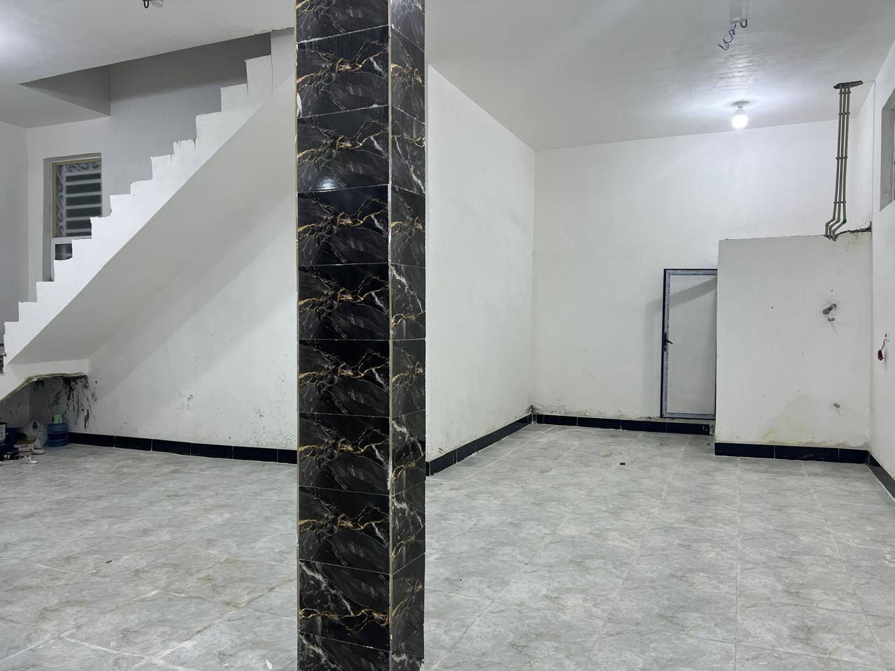 السلام عليكم 

قاعة للايجار في منطقه دور المتميزين 
مساحتها 150متر مربع
تصلح أن تكون قاعة للتدريس او عيادة او اي شيء

للاستفسار ***********
