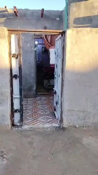 بيت للبيع • بسكك مكاتبه • قرب أسواق المصطفى