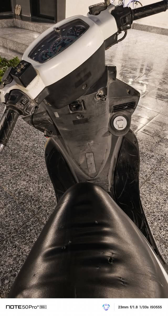 دراجه كامكو نكره سلف
شرط على الفحص للبيع تبريد المكينه راديتر مائي
سرعتها 140 كهربائيات كامله شغاله بريكات دسكات خلفي امامي نظافتها مثل مشوفها بصور 
عنواني حصوه حي الغدير 
السعر 500 الف 
***********
