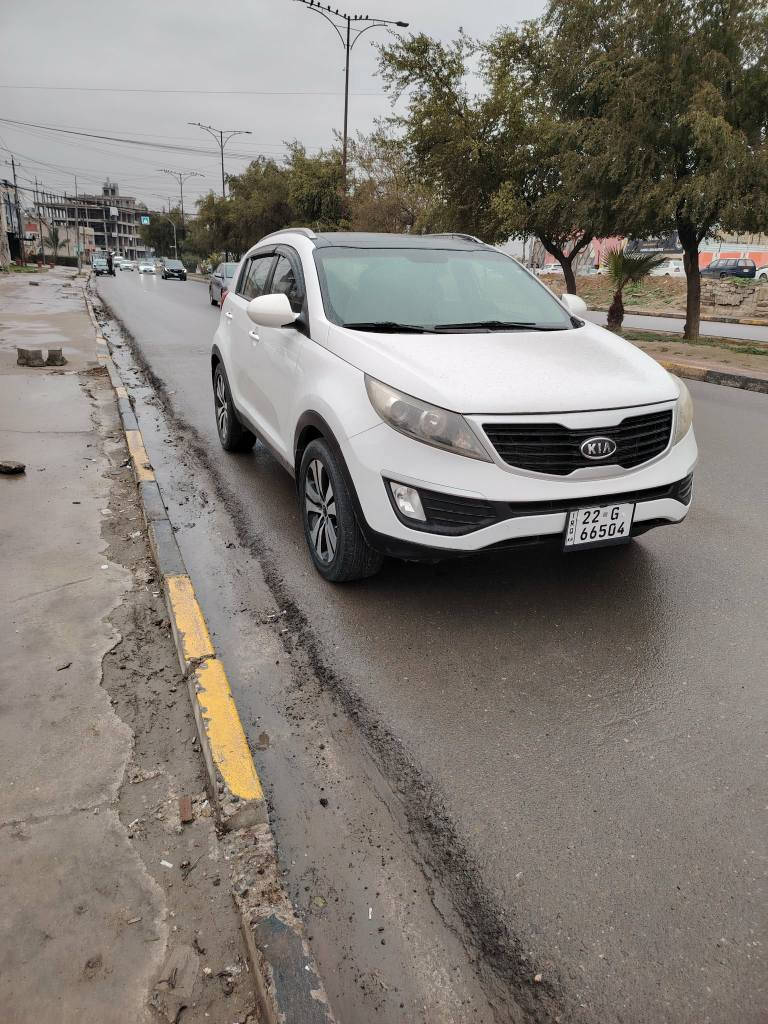 السلام عليكم مكلف بالنشر 
سياره سبورتج موديل 2012
بدون ضرر
بيها بابين صبغ بدون دواخل
سكف بانورما فول مواصفات
باقي تفاصيل اتصال على رقم 
***********
*********** موصل, نينوى
