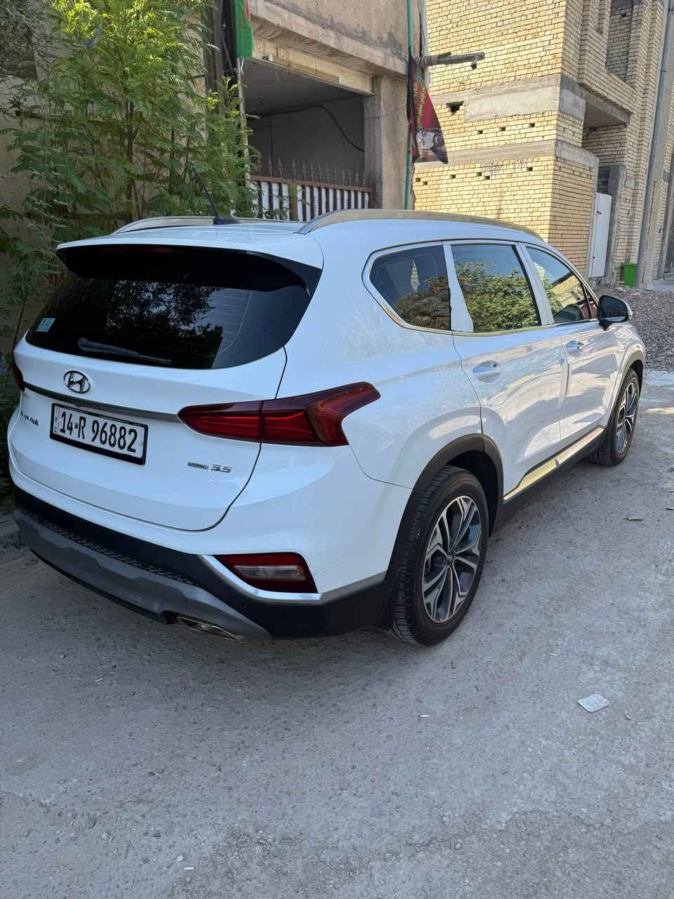 سنتافي 2019 خليجي كفاله 
كشنات جلد 
كشنات كهربائيه 
مكينه 6 سلندر 
تبريد 3 قطع 
7 راكب 
شاشه جبيره 
كامره دواره 
صندوك كهربائي 
سياره فول 1/1 
رقم الهاتف *********** البصرة, العراق
