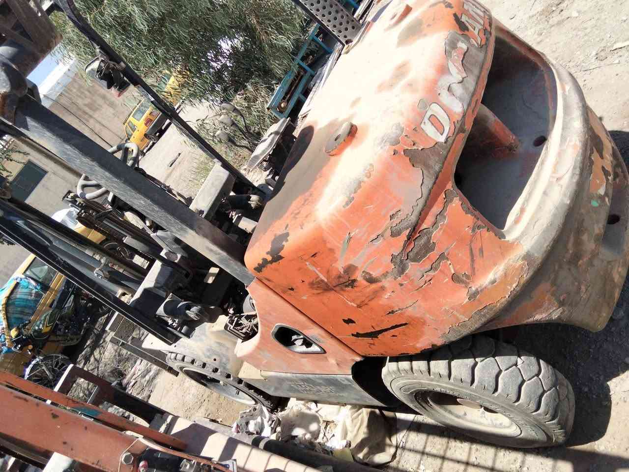 سلام عليكم رافعات عدد 2للبيع لتيوتا كلج فقط ولدوسان محرك كايم غراضهه كلهه موجوده***********
