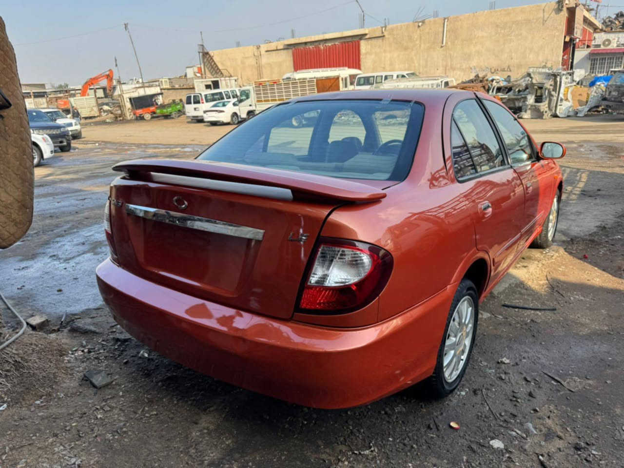 السلام عليكم 
نيسان سني  يابني ٢٠٠٧ السيارة جديدة بمعنة الكلمة  متوم رقم وسنوية اصلي طبق الصل دك حسبة وين مايعجبك 
السيارة ٤٠  وبيهة مجال ***********
