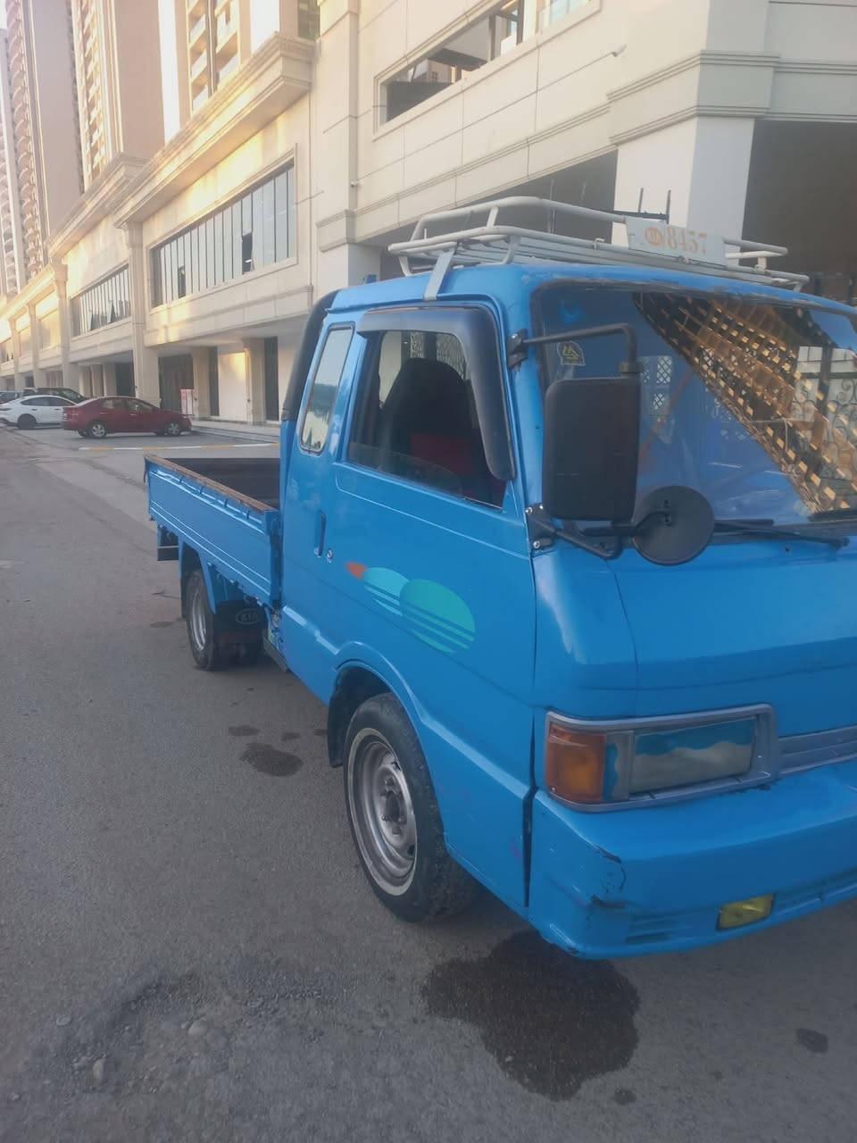 سلام عليكم سياره البيع ر قم بغداد رقم نكليزي موديل 94سياره خير من الله محرك وكير نضيفات 6جنكال ***********مكانها بغداد سعر48
