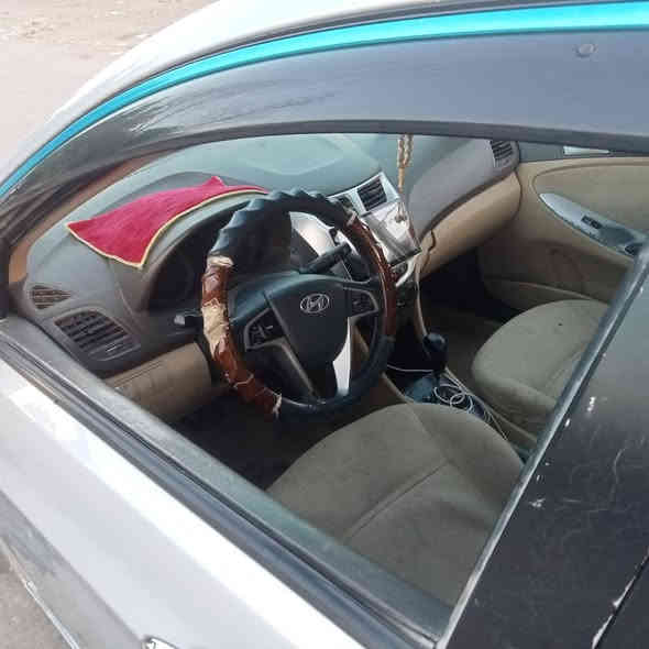 للبيع اكسنت مديل 2012 سياره جديد وجاهز مكينه 1600 سياره جديد بيها قطعتين السعر ٨٥ وبي مجال وهاذا رقم ***********
