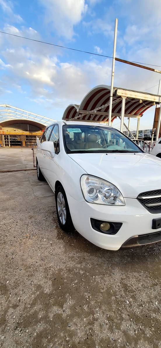 من رخصه الأدمن كيا كارنز للبيع موديل 2009 خليجي  رقم اربيل الماني مكينه 2000 دوش بيهه صبغ ٤ قطع بدون ضرر قوي 
مكينه كير حداديه تخم تاير شرط كلهن لوك تبريد قطعتين شاشه كامره خلفيه 7 راكب السعر 105بيهه مجال اخوان عنواني النجف الأشرف *********** اي استفسار بخدمتكم
