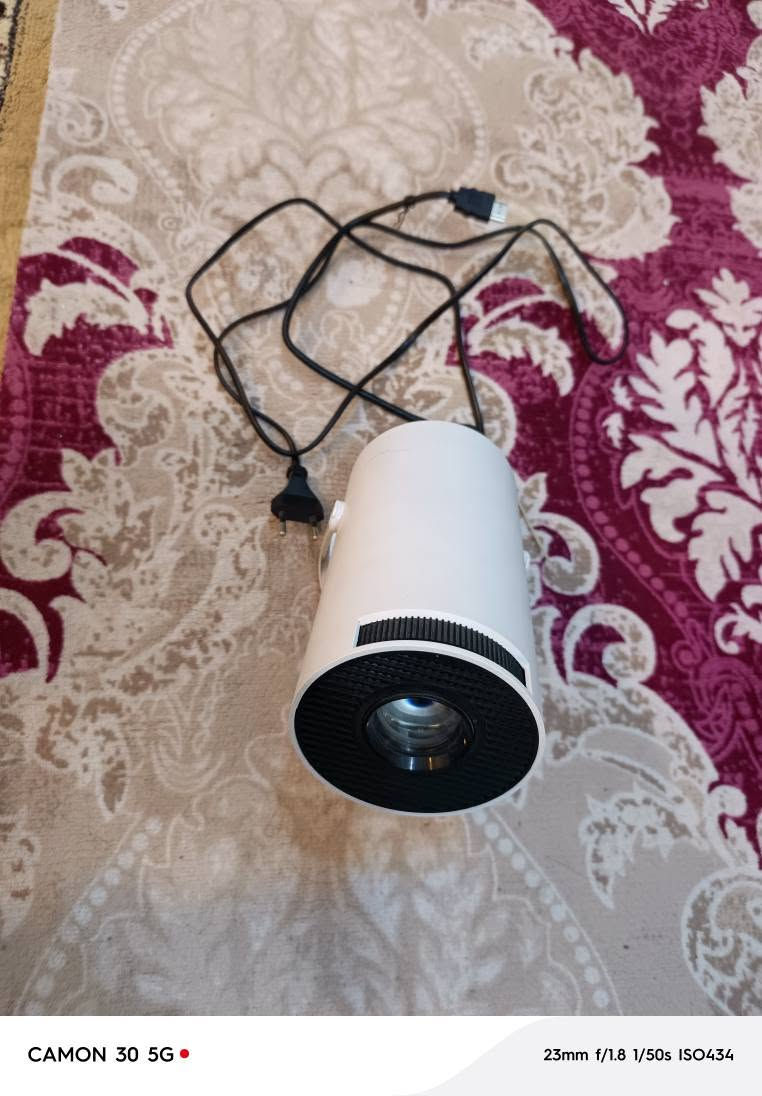 جهاز داتا شو يحتوي على منفذ HD لسهوله الربط على لابتوب. ستلايت. بلاي ستيشن. يحتوي على منفذ سماعات ومنفذ USB ملحقاته كيبل HD جهاز التحكم بيه (ريموت) كيبل التشغيل مالته
 للاستفسار *********** بيه واتساب

عليه مزاد يبلش من 40 اعلى سعر ابيع ناصرية, ذي قار

