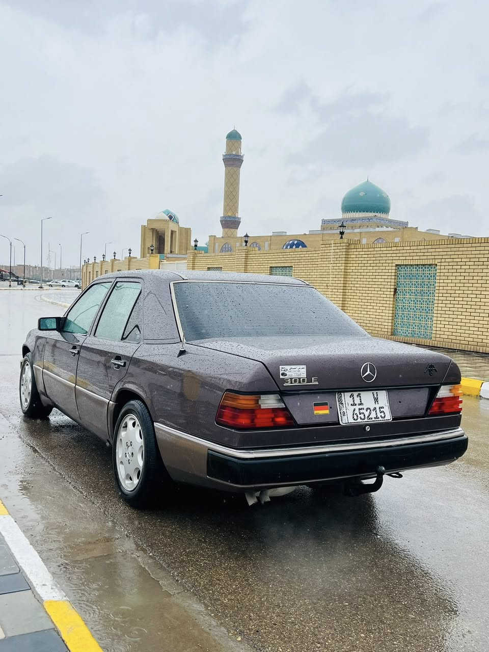 السلام عليكم
مارسيدس دب للبيع 
موديل 1991 
سياره جديده محرك بلاد 
مصبوغة جمالية 
🔴بدون ضربة مكفوله فقط صبغ جماليه🔴

6 سلندر لاتنقص ولاتبخر   

🔥 حداديه جديده
🔥كشنات جلد
🔥سلايت فتحه سقف   
🔥كشنات كهرباء
🔥ريمونت تفتيح وتقفيل 
🔥اريل كهربائي  ع بس تفتح سويج 

 الله شاهد السياره بالحقيقه احله من الصور مال جناي تعال وشوف بعينك 

 العنوان : واسط الكوت

📞 ***********
