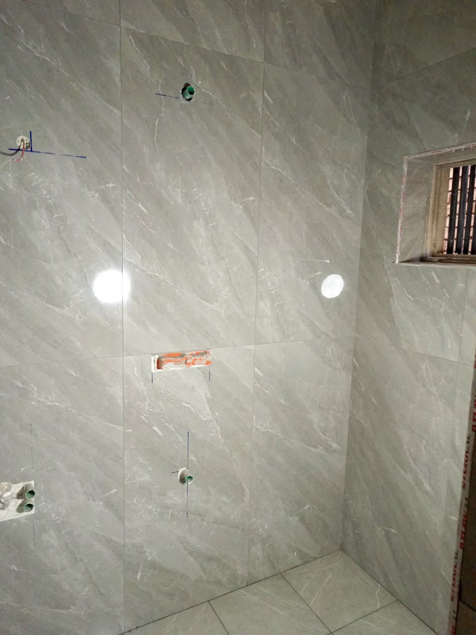 السلام عليكم تم انجاز عمل لوح بالمادة اللاسقة قبل وبعد في دار الاخ والصديق حيدر محمد الطيب في منطقة الشالجية ترميم قبل وبعد اتمنى ينال اعجابكم 
*********** ابو مصطفى
