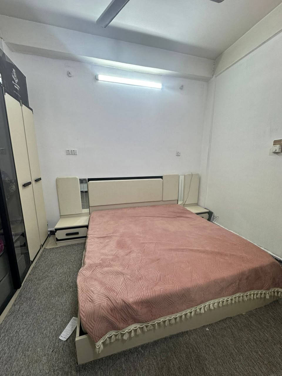 غرفة تركي استخدام شهر فقط للبيع العنوان البصرة الجمهوريه ***********
