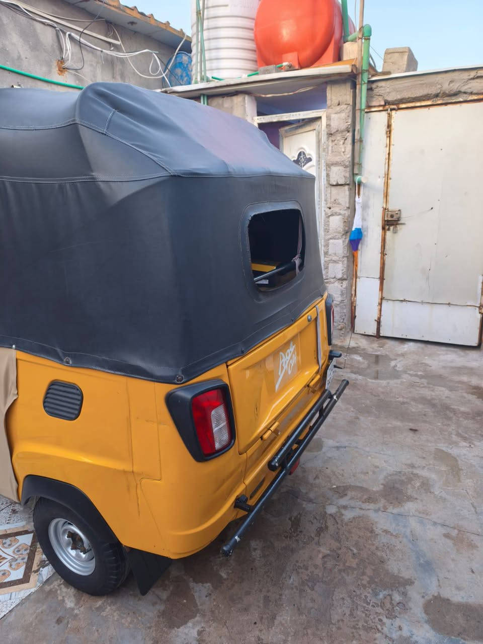 تكتك للبيع بياجو موديل 2019طالعه من الشركه 2022شهر ال10تكتك نضيفه مجفته مره وحده مبدل بوشه وبستم صار فتره مبدلهن وشرط التحويل ثاني يوم السنويه تنتهي 2028/29/11 السعر 4مليون العنوان البصرة المعقل قرب الساعه الرقم ***********
