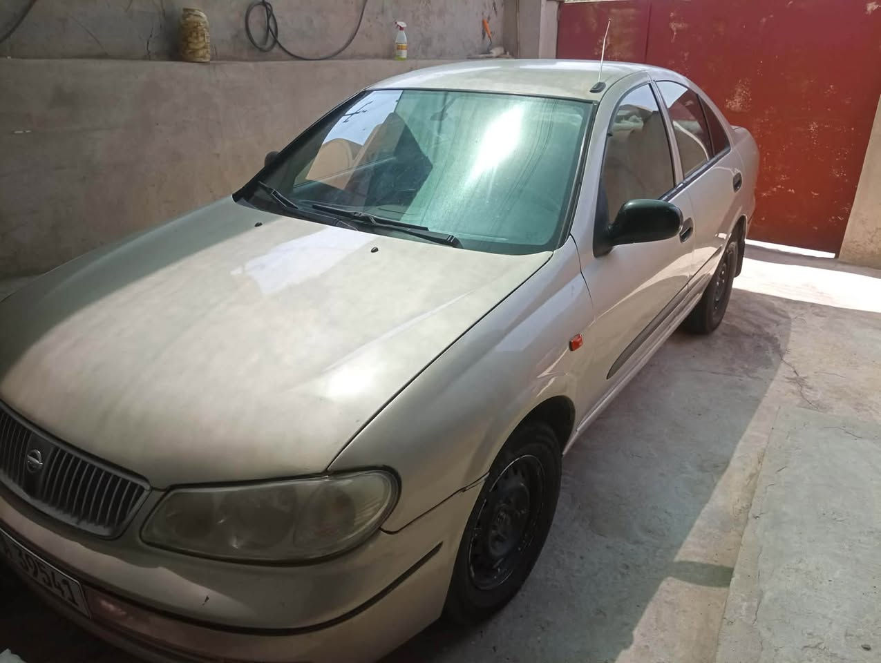 نسيان صني ياباني 2005گير أوتوماتيك
محرك نظيف 

تبريد فول شغال 

ضررها بچم ثلاث قطع صبغ

 السيارة بإسمي سنوية جديدة. بيها كوبون البنزين بطاقة تبادل 
رقم نينوى/ انگليزي مسطرة
السيارة جاهزة مكانها 
شلالات استفسار اكثر صاحب السياره 

‭***********‬
