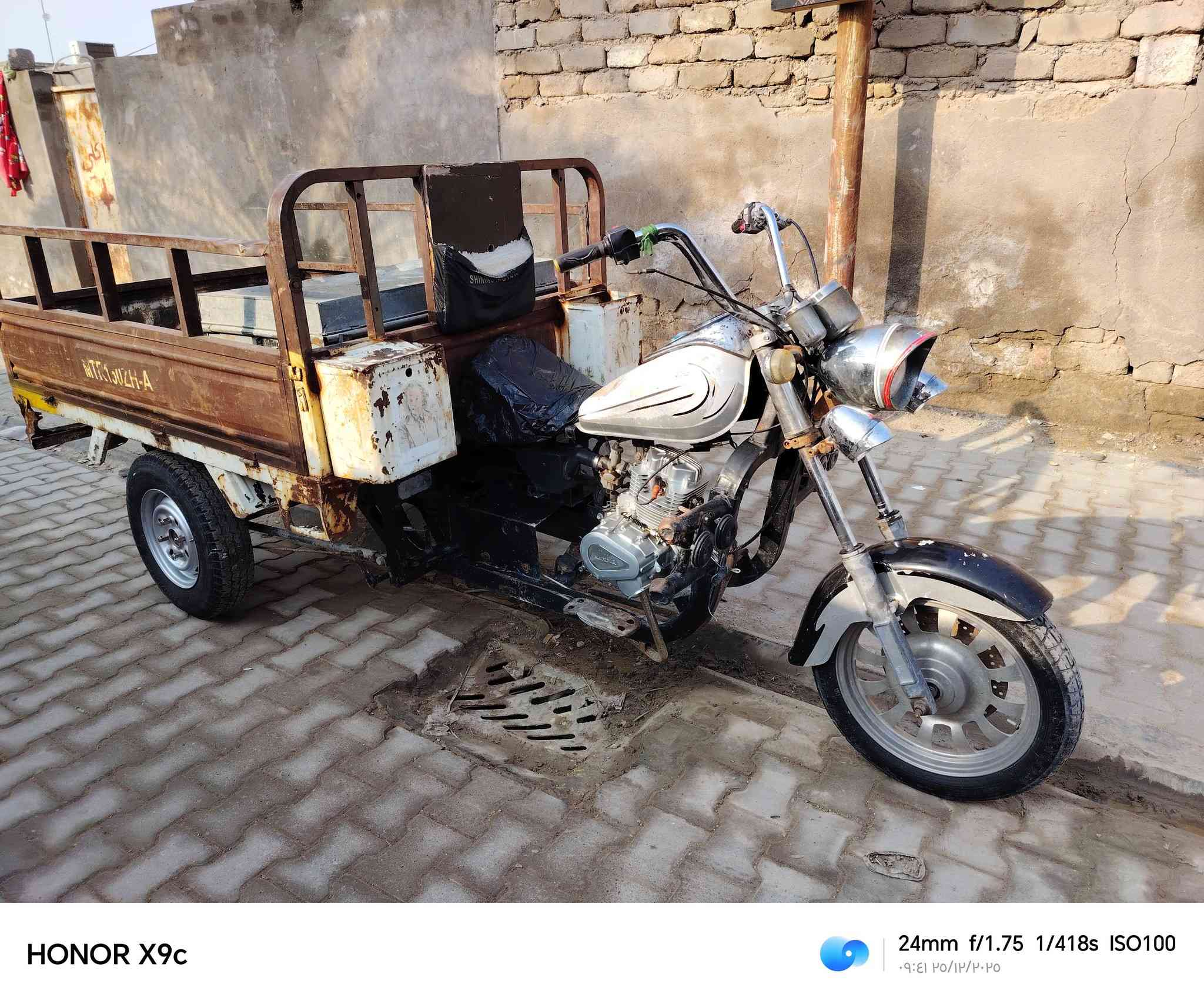 سلام عليكم ستوتة للبيع 2013 اوراق اصولي بيهة خياس موضح بل فيديو  مكينة كير صليب كاردن اكسن اويالة ضفيرة كلهن جدد مكانهة الرميثة السعر مليون و150وبيهة مجال قليل والشراي يتصل ***********
