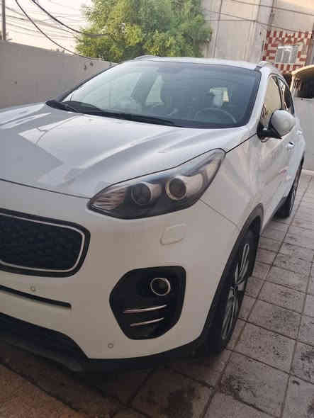 السلام عليكم من رخصة الادمن 
كيا سبورتج موديل 19 شكل 20 سيارة على وضع الشركة عدا بارد اربع اصابع 
هزه
سنوية جديدة
تحويل ثاني يوم فول عدّا بانوراما ماشية 123
السعر 210 بيها مجال بسيط 
رقم تلفون 
***********
