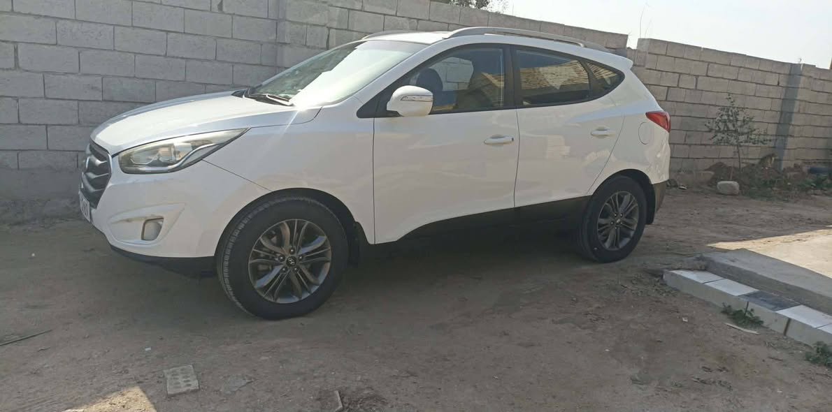 السلام عليكم
للبيع توسان خليجي موديل 2014 شكل ال15 بيها بنيد وباب السائق وقبق الجنطه المسطره اللي جوا الرقم مثل ماموضح بالسونار السياره مكينه وگير وحداديه خير من الله رقم بغداد دولي تحويل شوكت ماتريد الشراي يتصل وبي خير ويتدلل... *********** مكانها بابل محاويل ناحية الامام
