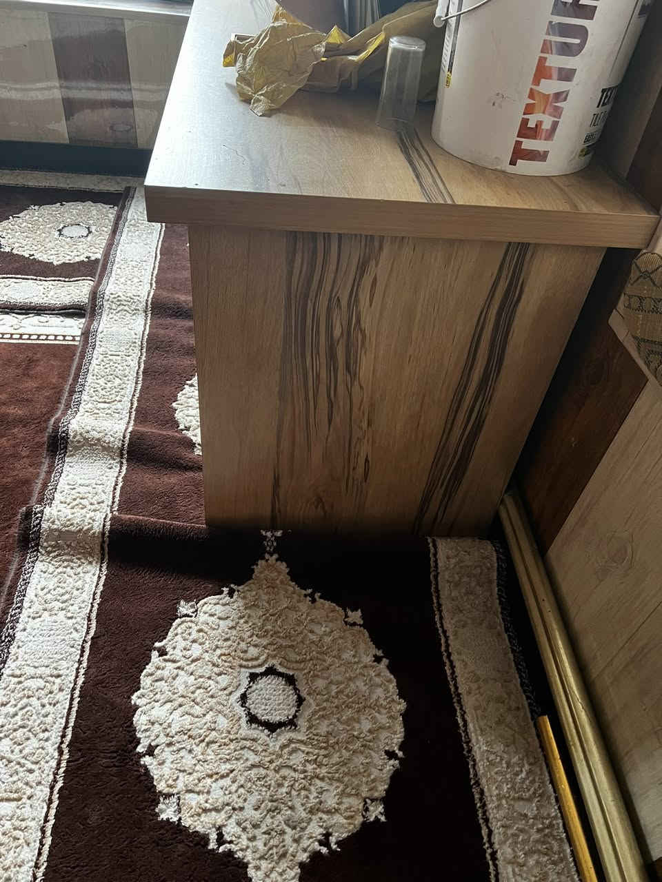 سلام عليكم ميز مكتب وكرسي جدد للبيع مكاني بغداد الحبيبيه رايدهم ب200وبيهم مجال ***********
