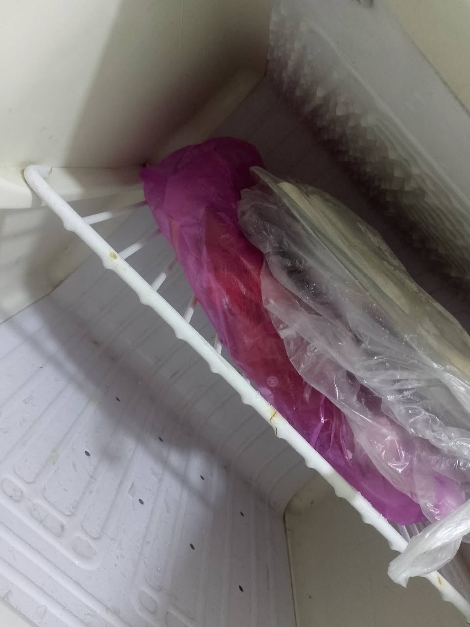 سلام عليكم  اغراض مستعمله نضيفه  للبيع مكان الدورة شارع ليمونه /***********
