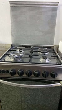 طباخ ستيل مستعمل شهر نضيف يلمع سعره 200  ناصرية مركز