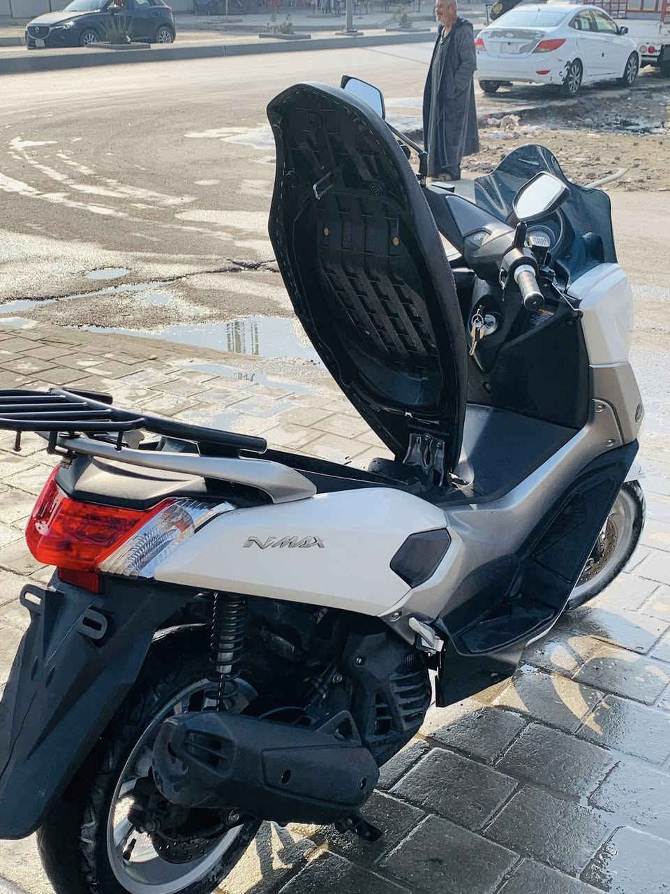 سلام عليكم دراجه ان ماكس ياباني مكينه 155 cc المرغوب استان كهرباء حساس Apsدراجه على ايدي بانزين كله محسن دهن اصلي بشرط ابيعلك كفاله عامه دراجه مال جناي الله شاهد السعر 12 ونص 
***********
