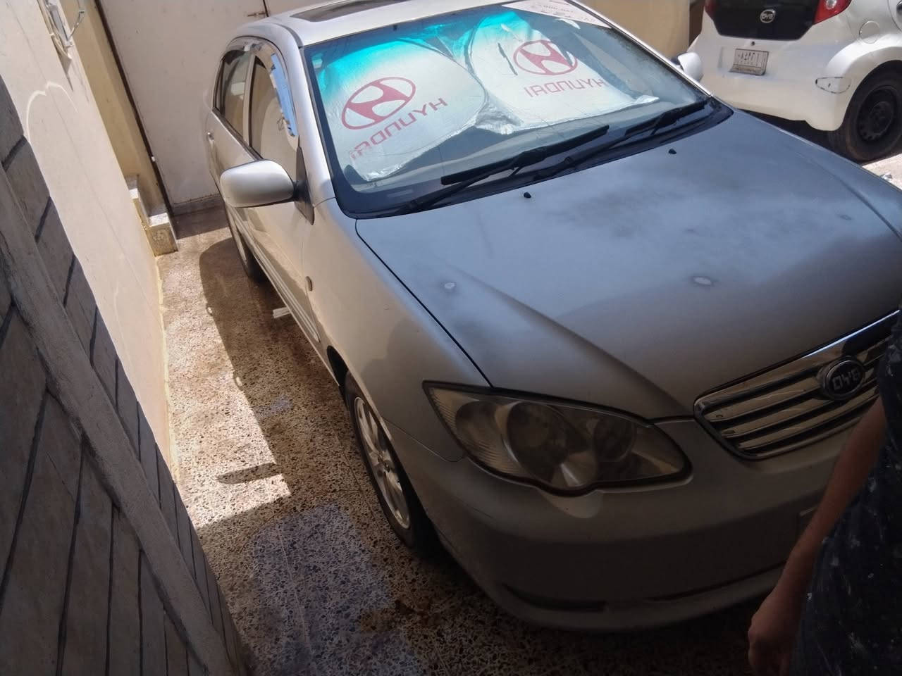 السلام عليكم بي واي دي F3  2012 وضع شركة كلها شغالة ما بيها اي صبغ بيها ٣ اماكن بارد حسبت شبر سنوية جديدة لي 2029.
السعر 63 $ بيها مجال.
***********
