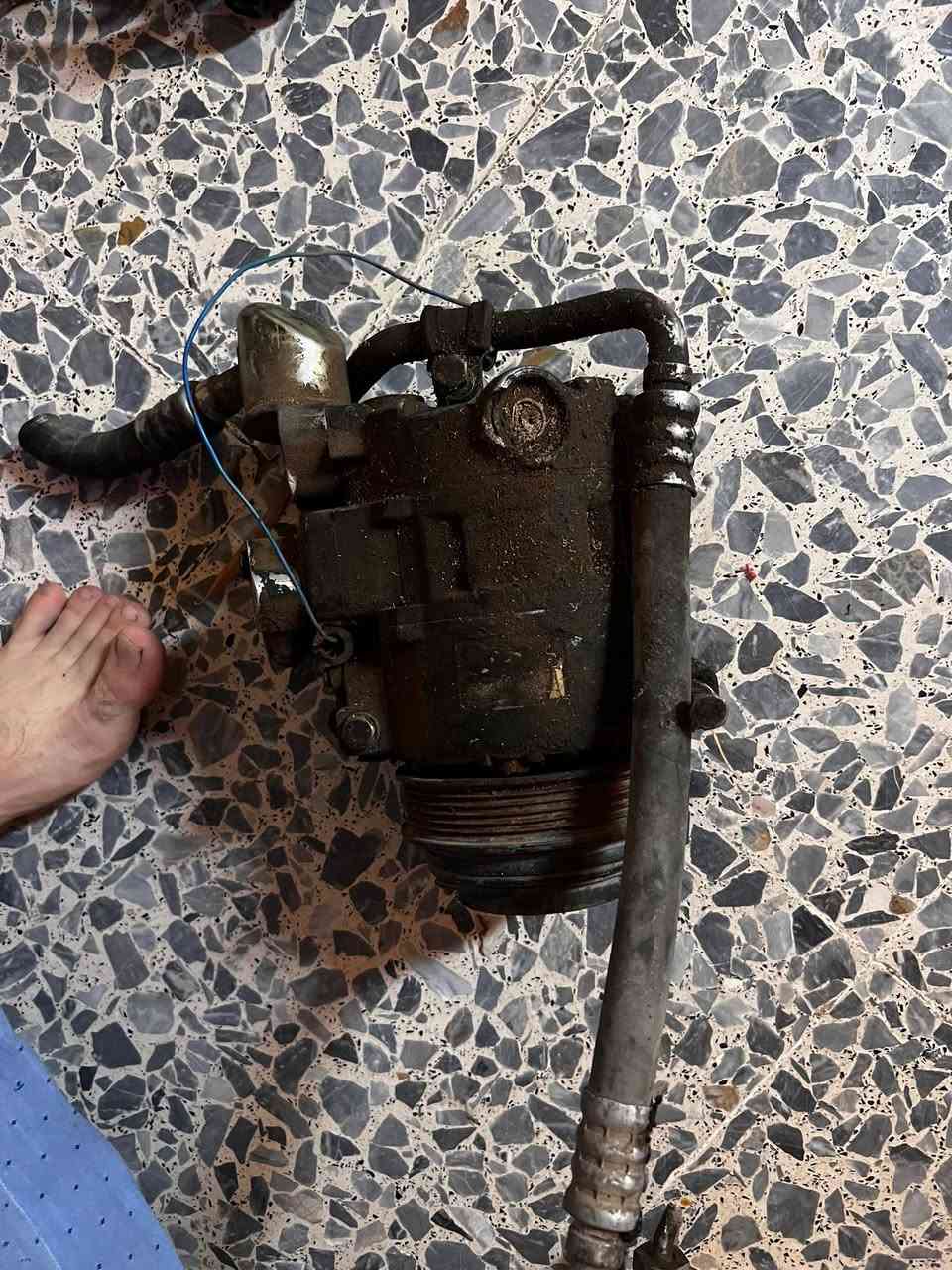 السلام عليكم ورحمة الله تتوفر ادوات تفصيخ مارسدس ام عيون خراطيم
داينمو 

كمبريسر تبريد 

سلف

***********
