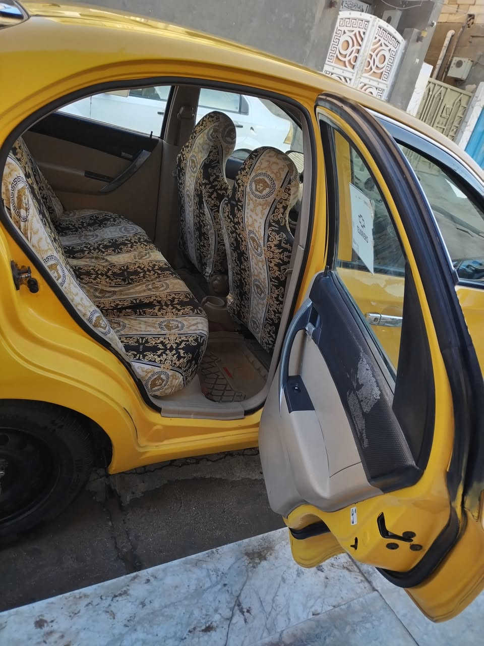 افيو خليجي شركه عامه ٢٠١١
جاهزه سياره كير ومكينه حاويه كفاله حداديه طخم تواير جدد (ضفيره جديده توني شاده عوزه تلحيضات كرهبائياته) سياره مال جناي باتري جديد عنبار جديد باور جديد مكفوله من العيب الشرعي والضربه القويه مصبوغه عام جماليه. بسمي سياره سنويته بعدهي مامنتهيه رقم نكليزي بصره مامستلمه.. 
سياره بيع او مراوس خصوصي 
سعره _ ٦٠ بيه مجال قليل 
عنوان _ناصريه مركز 
***********
